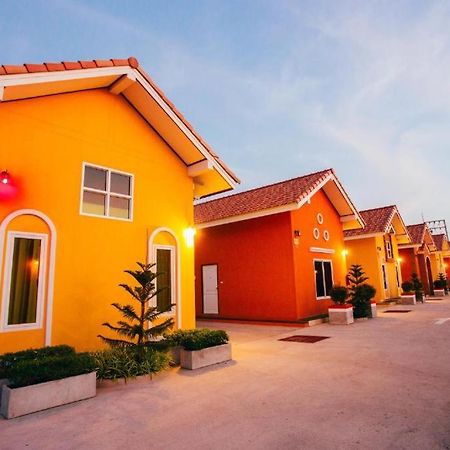 Windsor Resort Lop Buri Buitenkant foto