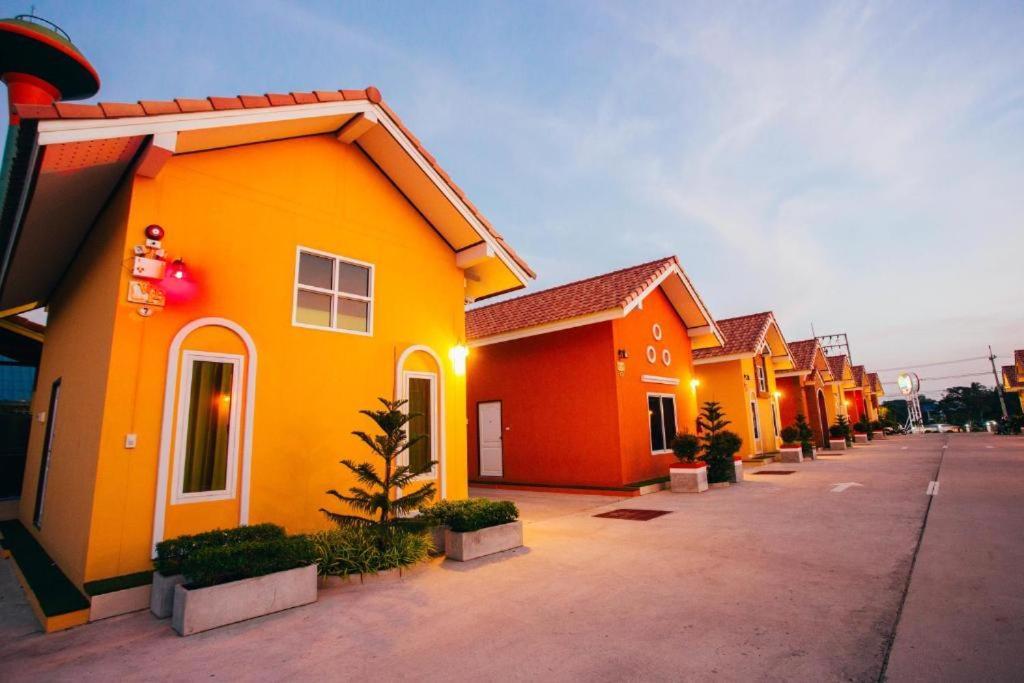 Windsor Resort Lop Buri Buitenkant foto