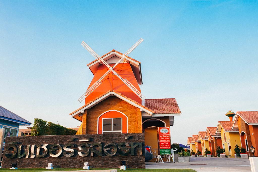 Windsor Resort Lop Buri Buitenkant foto