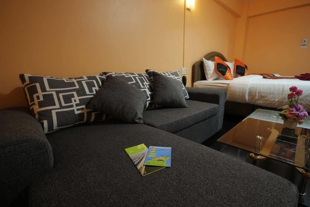 Windsor Resort Lop Buri Buitenkant foto